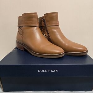 NIB - Rosalyn Waterproof Ankle Strap Bootie - in British Tan- Womens Size 10